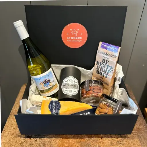 Cadeaupakket • wijn & delicatessen